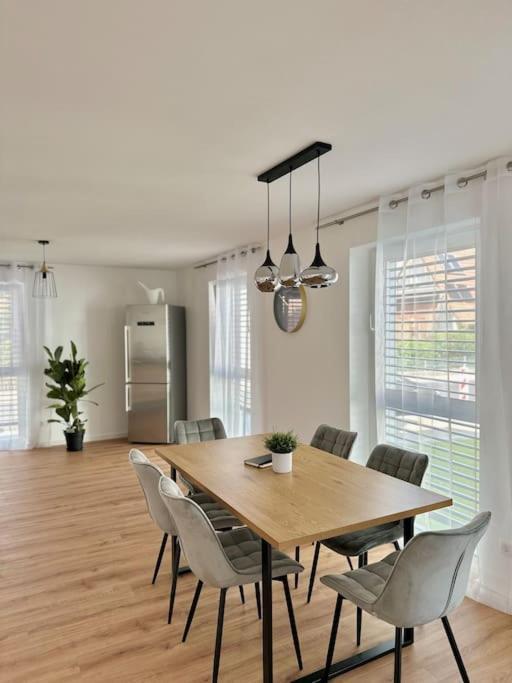 Amao-Pearl I Comfort Suite I 94Qm I Kingsize-Bett I Exklusiv Mit Balkon & Tiefgarage I Aufzug Offenbourg Extérieur photo