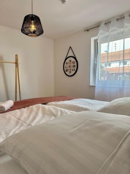 Amao-Pearl I Comfort Suite I 94Qm I Kingsize-Bett I Exklusiv Mit Balkon & Tiefgarage I Aufzug Offenbourg Extérieur photo