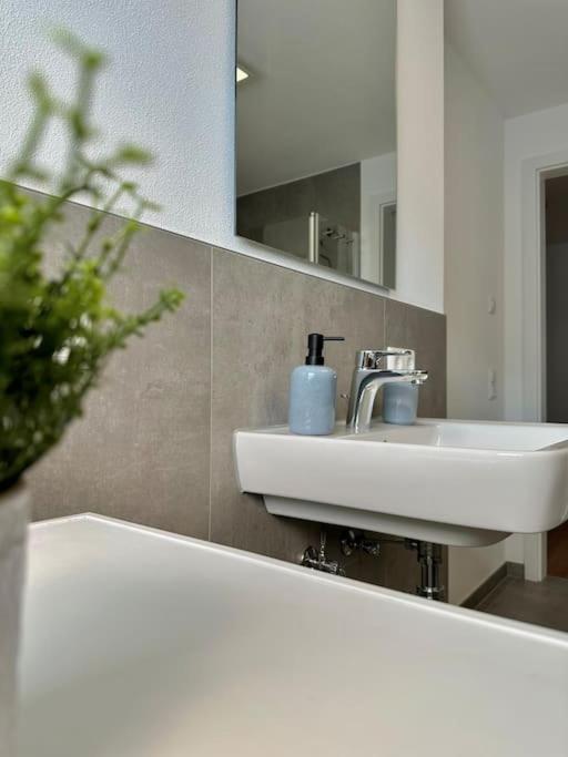 Amao-Pearl I Comfort Suite I 94Qm I Kingsize-Bett I Exklusiv Mit Balkon & Tiefgarage I Aufzug Offenbourg Extérieur photo